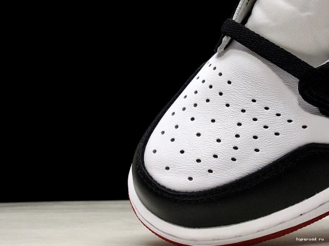 Black Toe Retro 555088-125 Air Jordan 1 1213